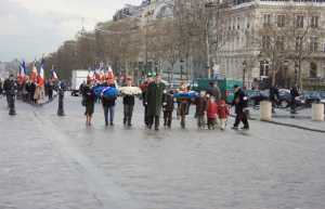  PARIS - 26 Mars 2008 
----
Les petits enfants de disparus
devant l'Arc de Triomphe

