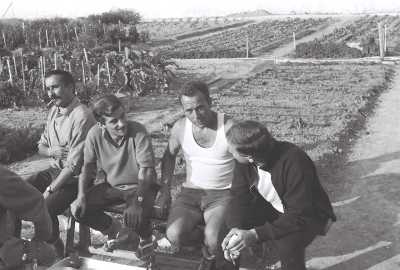  Alphonse CONSTANTIN 
Jean-Marc ROUVIERE
Antoine LUCIANI
Serge BERNIER 
dans le jardin