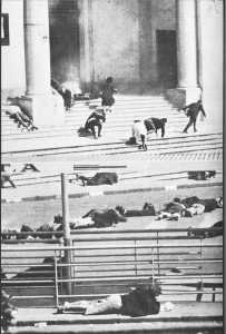  ALGER - 26 Mars 1962 
---- 
La fusillade de la rue d'Isly 
81 morts 
----
   Site Internet   
