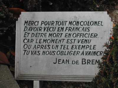  Jean De BREM 
---- 
La plaque qu'il a mise
sur la tombe de 
Jean BASTIEN-THIRY
