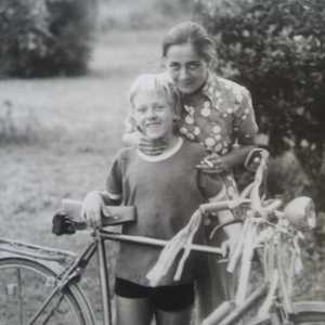  Nicole GARDY et son fils
Philippe BESINEAU 
